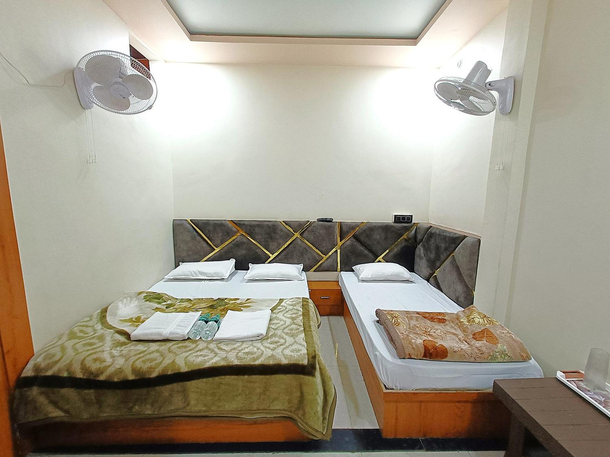 Hotel Shreem Ujjain Ngoại thất bức ảnh