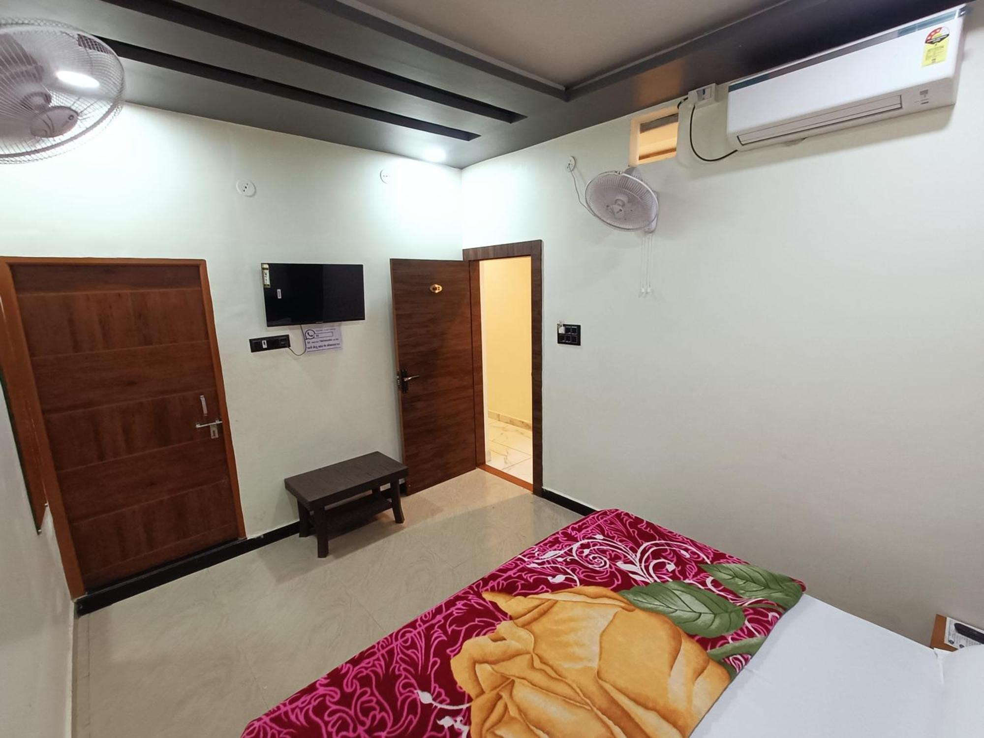 Hotel Shreem Ujjain Ngoại thất bức ảnh