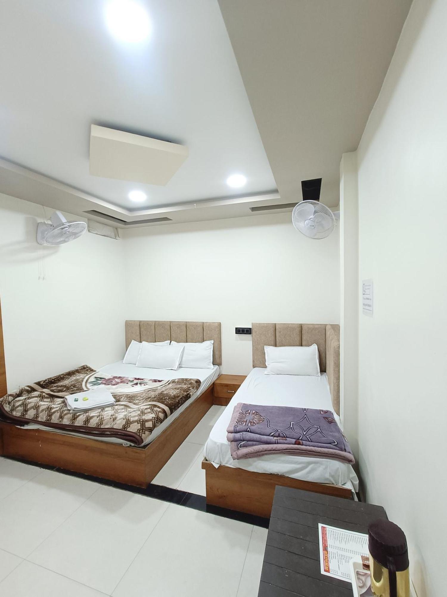 Hotel Shreem Ujjain Phòng bức ảnh