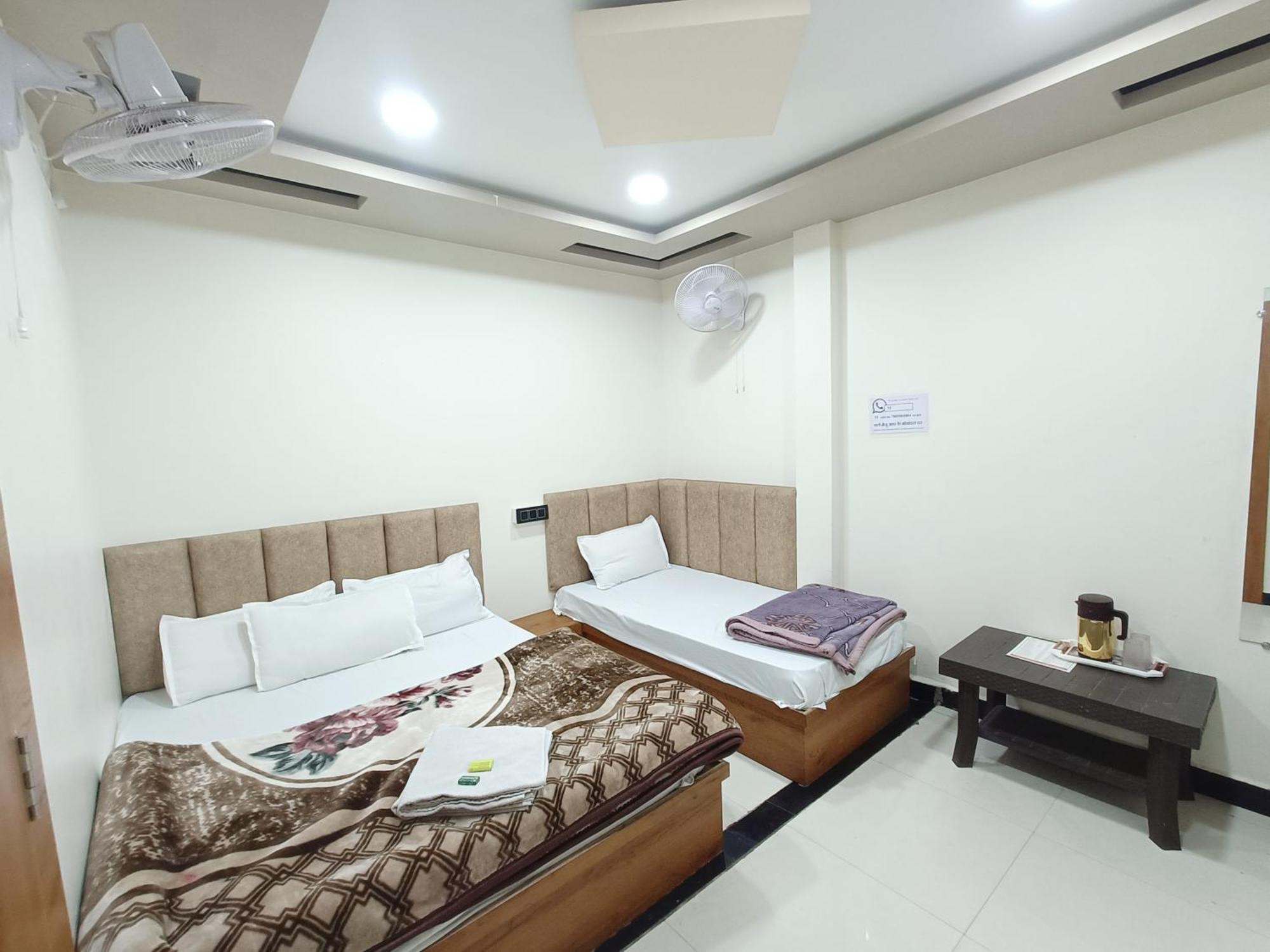 Hotel Shreem Ujjain Phòng bức ảnh