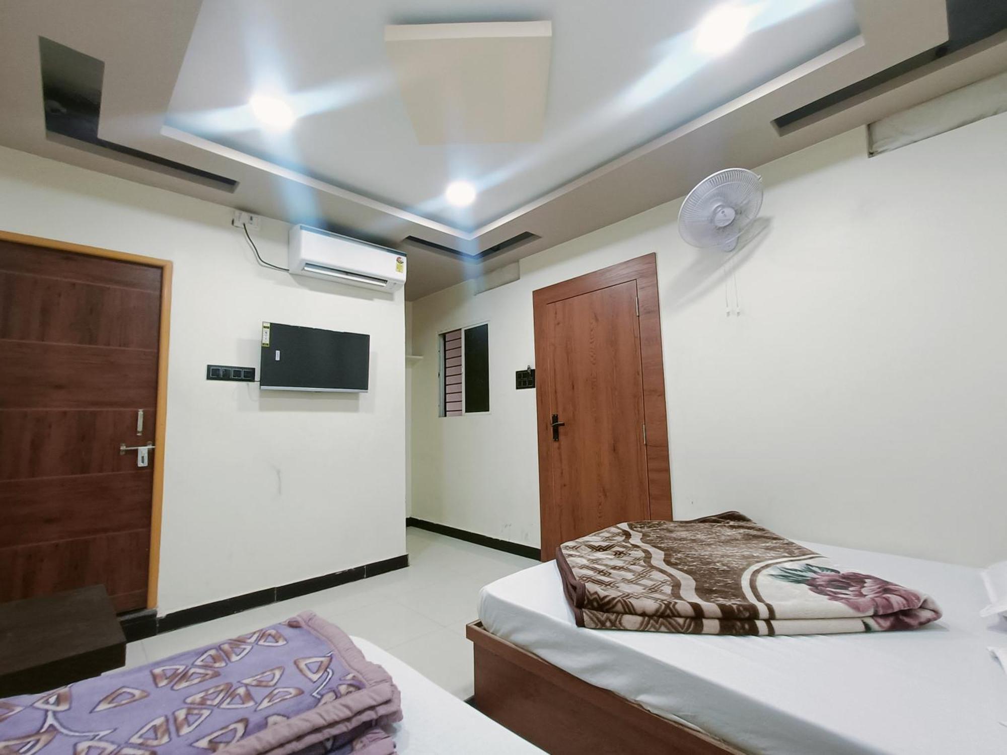 Hotel Shreem Ujjain Ngoại thất bức ảnh