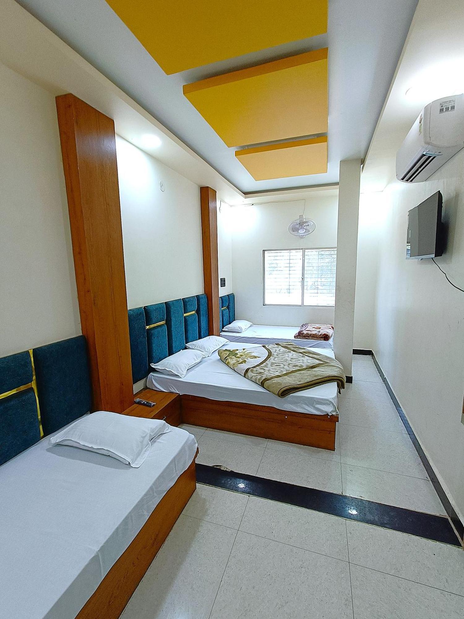 Hotel Shreem Ujjain Ngoại thất bức ảnh