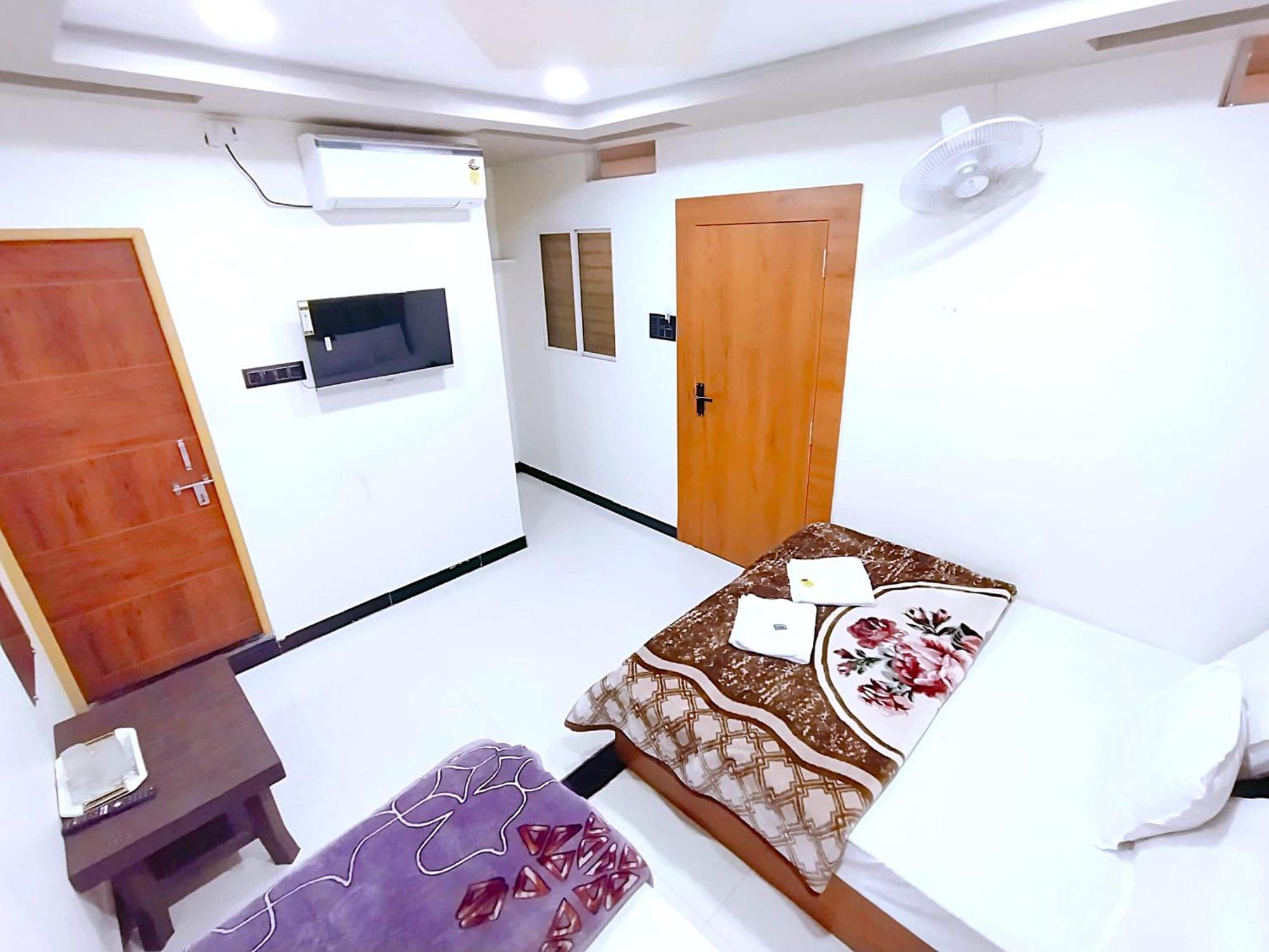 Hotel Shreem Ujjain Ngoại thất bức ảnh